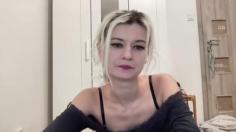 Snapshot of onika_cox chatting on March 3, 4:02 pm Onika online show from March 3, 4:02 pm