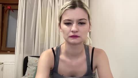 Snapshot of onika_cox chatting on March 14, 12:50 am Onika online show from March 14, 12:50 am