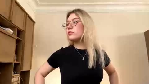 Lina online show from February 21, 9:54 am