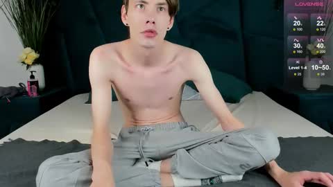 Snapshot of only_eric chatting on September 21, 7:10 am Erick online show from September 21, 7:10 am