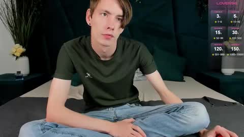 Snapshot of only_eric chatting on October 2, 7:59 am Erick online show from October 2, 7:59 am