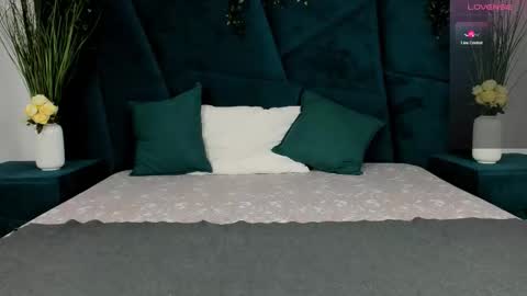 Snapshot of only_eric chatting on October 17, 9:45 am Erick online show from October 17, 9:45 am