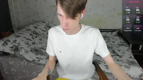 Erick  online show from May 5, 5:04 am