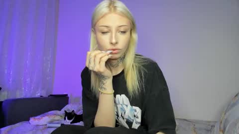 Snapshot of only_iva21 chatting on November 30, 12:42 pm Iva online show from November 30, 12:42 pm