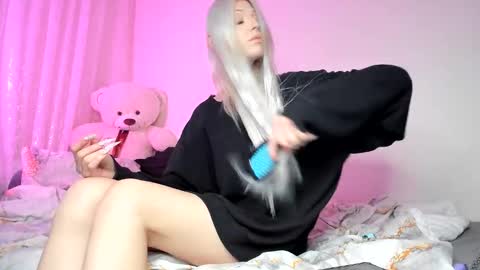 Snapshot of only_iva21 chatting on December 15, 12:20 pm Iva online show from December 15, 12:20 pm