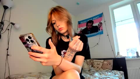 Snapshot of only_iva21 chatting on May 20, 3:51 pm Iva online show from May 20, 3:51 pm