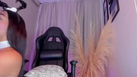 misssaray official online show from March 29, 7:14 pm