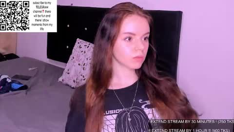 only_sarah1 online show from January 20, 12:04 am