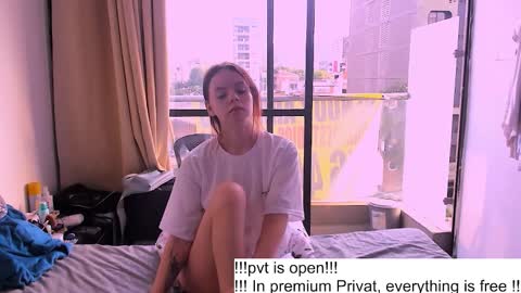 only_sarah1 online show from October 20, 9:37 pm