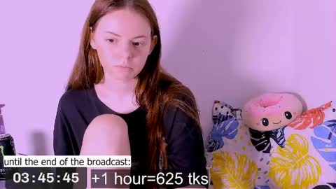 only_sarah1 online show from May 6, 9:42 pm