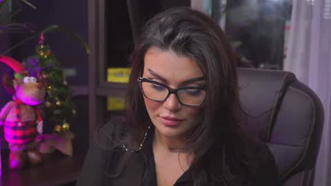 Snapshot of onlynicolle chatting on December 10, 2:38 am Nicolle online show from December 10, 2:38 am