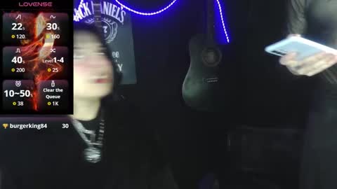 Snapshot of onlyraven chatting on October 25, 6:43 am Raven online show from October 25, 6:43 am