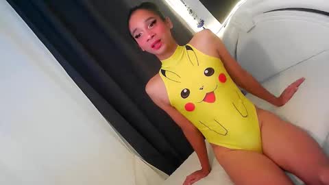 Snapshot of onlysamantha chatting on September 29, 3:50 pm Samantha - DONT FORGET TO FOLLOW AND GIVE ME THUMBS UP online show from September 29, 3:50 pm