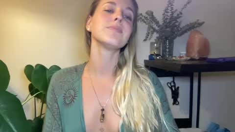 Snapshot of onyx_unleashed chatting on December 3, 5:09 am onyx_unleashed online show from December 3, 5:09 am