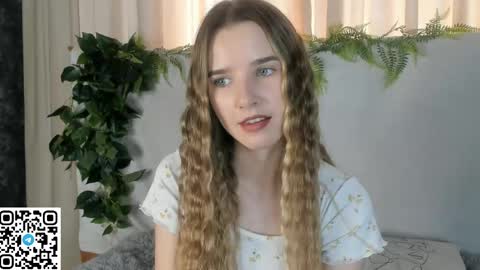 Snapshot of onyxvespera chatting on May 23, 7:02 am onyxvespera online show from May 23, 7:02 am