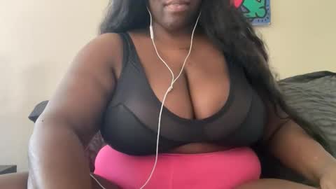 onyxxxmoonwater online show from May 13, 12:08 am