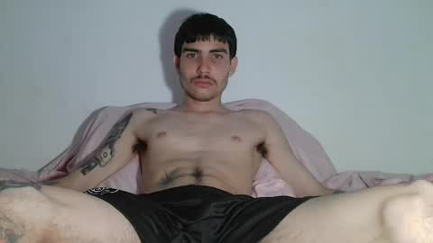 onzas_ online show from April 7, 12:11 am