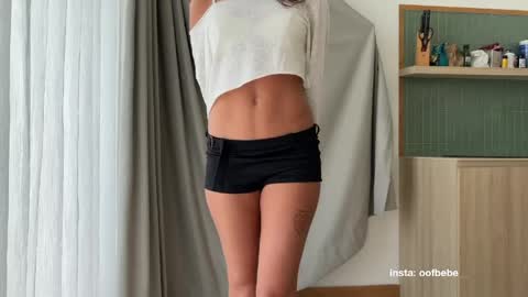 Snapshot of oofbabe__ chatting on April 24, 3:53 am Helen online show from April 24, 3:53 am