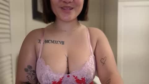 Snapshot of oohhellothere chatting on February 25, 10:03 am Miss Girly online show from February 25, 10:03 am