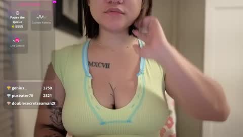 Snapshot of oohhellothere chatting on March 17, 8:50 am Miss Girly online show from March 17, 8:50 am