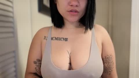 Miss Girly online show from May 12, 11:02 pm