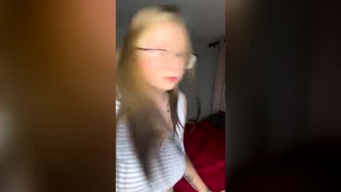 oohlarae22 online show from June 30, 1:06 am