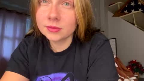 oohlarae22 online show from July 23, 11:19 am