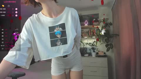 Snapshot of oooooo_li chatting on October 6, 2:03 pm Olivia. online show from October 6, 2:03 pm