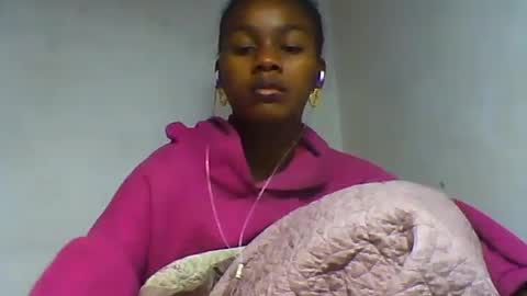 Snapshot of oooorazanasoa chatting on June 16, 12:46 am oooorazanasoa online show from June 16, 12:46 am