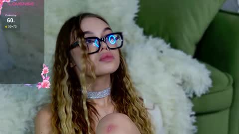 Snapshot of opheliarizz chatting on March 1, 4:42 pm Ophelia online show from March 1, 4:42 pm