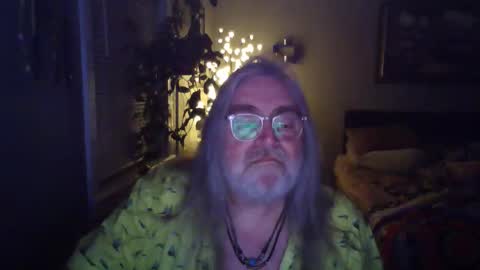Snapshot of opiegonebad chatting on March 21, 8:19 am Kumquat online show from March 21, 8:19 am