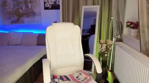 Eve Voss online show from November 21, 6:39 pm