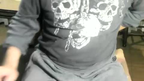 Snapshot of ore_cam chatting on April 8, 10:43 pm Ore online show from April 8, 10:43 pm