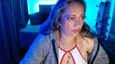 Snapshot of oriana_100 chatting on February 1, 4:14 am oriana_100 online show from February 1, 4:14 am