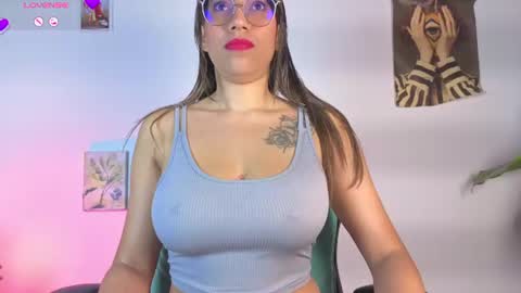 Snapshot of oriana_52 chatting on July 9, 2:37 am Oriana online show from July 9, 2:37 am