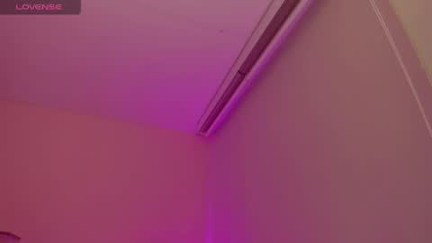 Snapshot of oriana_guzman chatting on April 11, 11:31 pm Miss Guzman online show from April 11, 11:31 pm