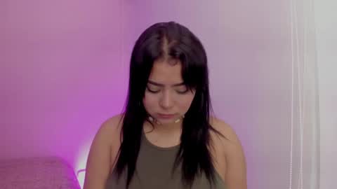 Snapshot of oriana_guzman chatting on April 18, 2:37 am Miss Guzman online show from April 18, 2:37 am