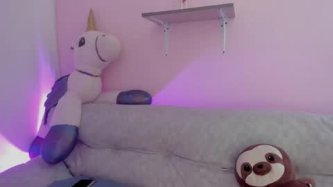 Snapshot of oriana_guzman chatting on May 4, 3:24 am Miss Guzman online show from May 4, 3:24 am
