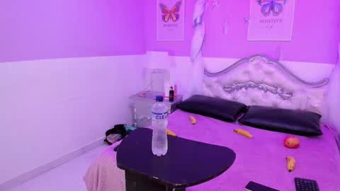 Oriana Larsson online show from March 26, 12:11 pm