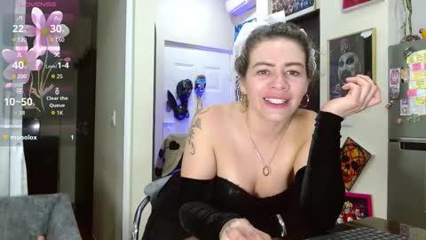 Snapshot of oriana_thomson2 chatting on September 17, 3:30 am Oriana online show from September 17, 3:30 am