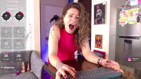 Snapshot of oriana_thomson2 chatting on January 10, 2:41 pm Oriana online show from January 10, 2:41 pm