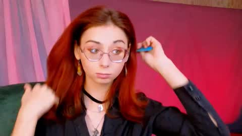 Orianna -  Hi Im into geek culture cosplay crafting LARP games. Shall we play DnD online show from September 23, 1:36 pm