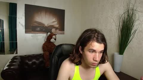 Snapshot of oriontrent chatting on June 8, 10:26 am OrionTrent online show from June 8, 10:26 am