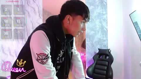 Snapshot of osamu_tay chatting on February 5, 11:26 am osamu_tay online show from February 5, 11:26 am