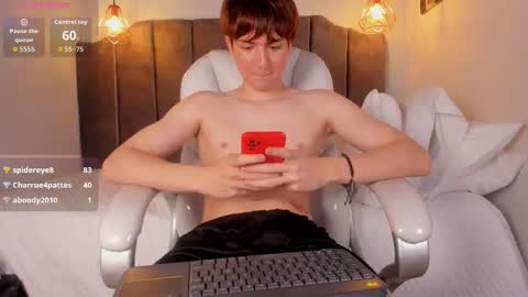 Snapshot of oscar_fox_ chatting on September 18, 1:40 am Oscar online show from September 18, 1:40 am