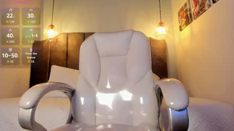 Snapshot of oscar_fox_ chatting on September 25, 3:54 am Oscar online show from September 25, 3:54 am