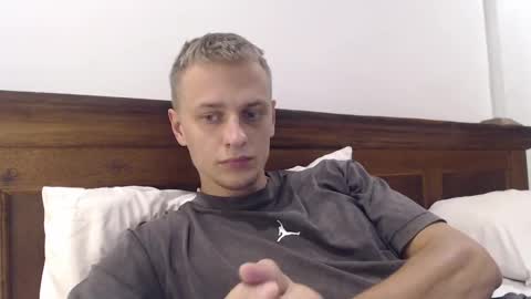 Snapshot of oscar_sssky chatting on February 14, 10:07 am Oscar online show from February 14, 10:07 am