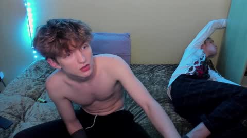 Snapshot of oscar_wildy chatting on December 8, 9:08 pm Oscar online show from December 8, 9:08 pm