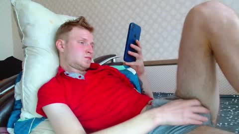 Snapshot of oscar_wildy chatting on October 10, 9:30 am Oscar online show from October 10, 9:30 am