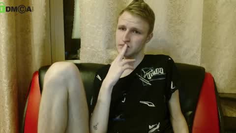 Snapshot of oscar_wildy chatting on April 18, 11:27 pm Oscar online show from April 18, 11:27 pm
